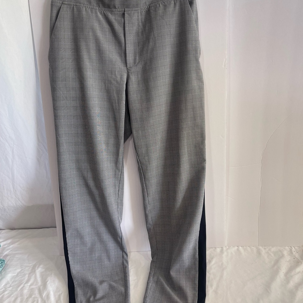 LIKE NEW Athleta Gray Checkered Pants size 4